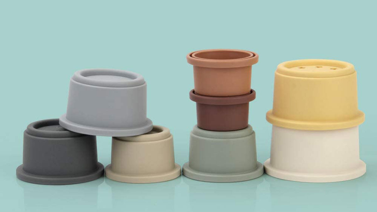 stacked-cups-toys stacked-cups-toys